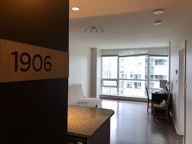 Photo 5: Photos: 1906 2968 GLEN Drive in Coquitlam: North Coquitlam Condo for sale in "GRAND CENTRAL 2" : MLS®# R2505443