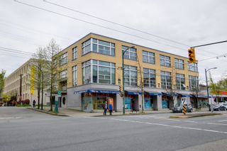 Main Photo: 1 2088 W 11TH Avenue in Vancouver: Kitsilano Condo for sale in "The Lofts in Kits" (Vancouver West)  : MLS®# R2746909