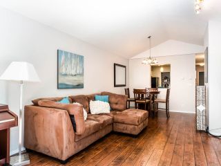 Photo 4: 311 6860 RUMBLE Street in Burnaby: South Slope Condo for sale in "Governor's Walk" (Burnaby South)  : MLS®# R2491188