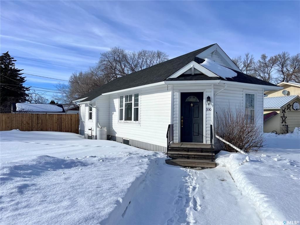 Main Photo: 330 Thomson Street in Outlook: Residential for sale : MLS®# SK919566