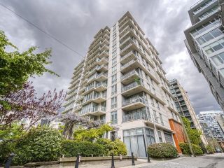 Photo 2: 207 1833 CROWE STREET in Vancouver: False Creek Condo for sale (Vancouver West)  : MLS®# R2739717