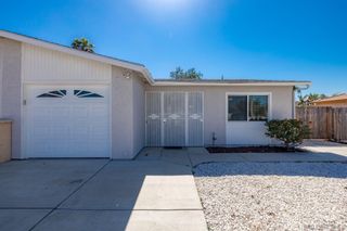 Photo 2: OCEANSIDE House for sale : 2 bedrooms : 262 Securidad St
