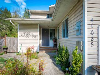Photo 3: 41638 COTTONWOOD Road in Squamish: Brackendale 1/2 Duplex for sale : MLS®# R2452372