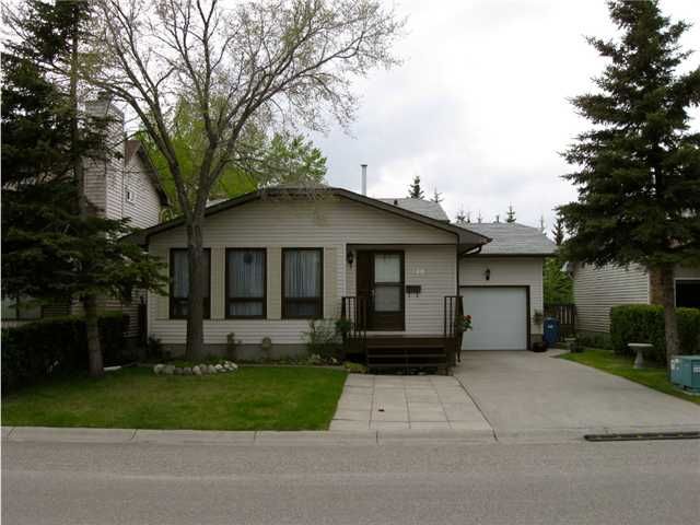 Main Photo: 120 HAWKWOOD WY NW in CALGARY: Hawkwood Residential Detached Single Family for sale (Calgary)  : MLS®# C3477653