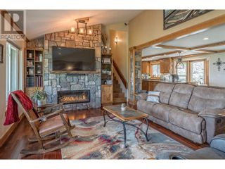 Photo 4: 725 Cypress Drive in Coldstream: House for sale : MLS®# 10307926