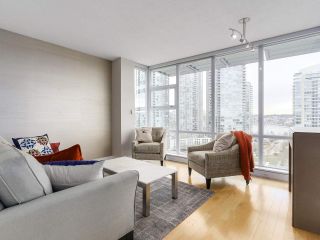 Photo 4: 1206 638 BEACH Crescent in Vancouver: Yaletown Condo for sale in "ICON I" (Vancouver West)  : MLS®# R2148228