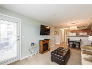 Photo 2: 313 5465 203 STREET in Langley: Langley City Condo for sale : MLS®# R2206615