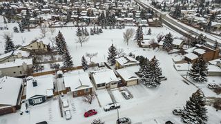 Photo 3: 167 Bernard Way NW in Calgary: Beddington Heights Detached for sale : MLS®# A2029665