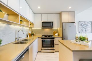 Photo 2: 1507 8850 UNIVERSITY CRESCENT in Burnaby: Simon Fraser Univer. Condo for sale (Burnaby North)  : MLS®# R2416972