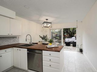 Photo 7: 3 30 Montreal St in Victoria: Vi James Bay Row/Townhouse for sale : MLS®# 888549