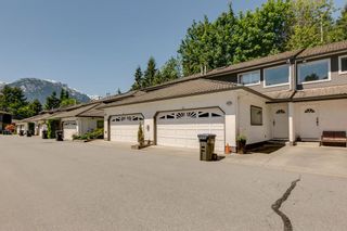 Photo 1: 43 2401 MAMQUAM Road in Squamish: Garibaldi Highlands Townhouse for sale in "Highland Glen" : MLS®# R2365513