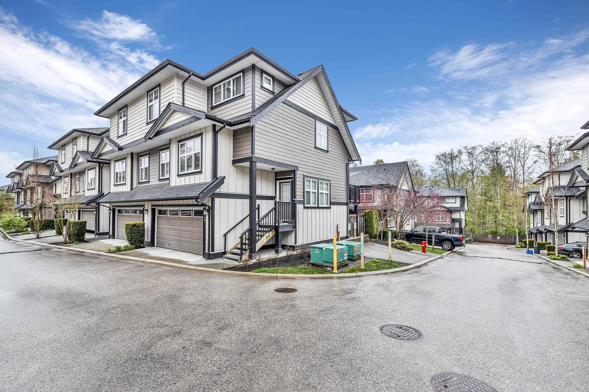 Main Photo: 68 6350 142 Street in Surrey: Sullivan Station Townhouse for sale in "CANVAS" : MLS®# R2869363