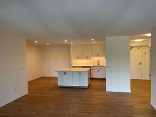 Photo 3: 230 7229 Sierra Morena Boulevard SW in Calgary: Signal Hill Apartment for sale : MLS®# A1253610