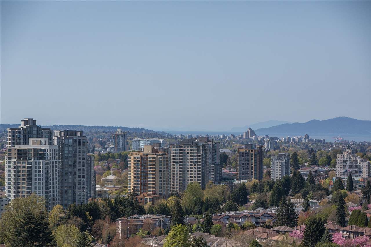 Main Photo: 2004 5652 PATTERSON AVENUE in Burnaby: Central Park BS Condo for sale (Burnaby South)  : MLS®# R2386993