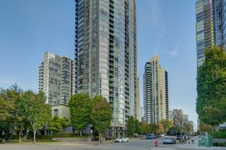 Photo 1: 801 1495 RICHARDS Street in Vancouver: Yaletown Condo for sale in "Azura 2" (Vancouver West)  : MLS®# R2726568