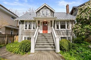 Photo 1: 3811 W 26TH Avenue in Vancouver: Dunbar House for sale in "DUNBAR" (Vancouver West)  : MLS®# R2559901