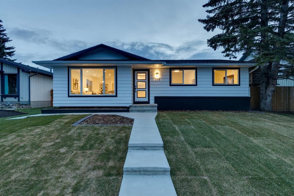 Main Photo: 438 Queensland Place SE in Calgary: Queensland Detached for sale : MLS®# A2043106