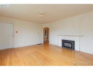 Photo 3: 1838 Newton St in VICTORIA: SE Camosun House for sale (Saanich East)  : MLS®# 755564