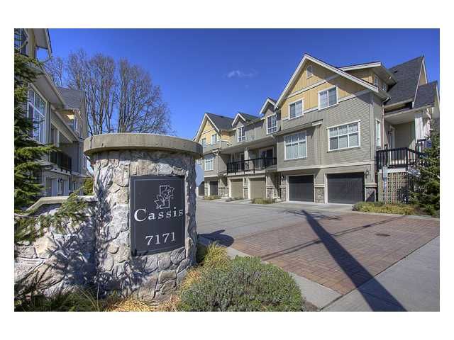 Main Photo: 15 7171 STEVESTON Highway in Richmond: Broadmoor Townhouse for sale in "CASSIS" : MLS®# V885405