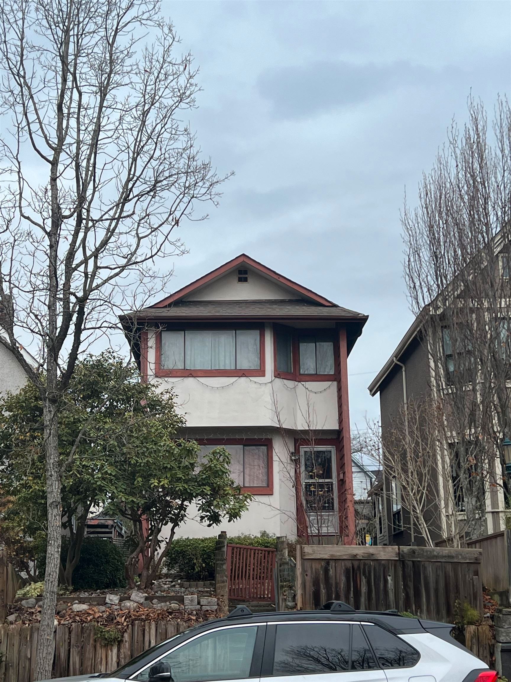 Main Photo: 851 E GEORGIA Street in Vancouver: Strathcona House for sale (Vancouver East)  : MLS®# R2839929
