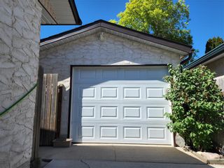 Photo 3: 27 Leamen Crescent in Winnipeg: Maples Residential for sale (4H)  : MLS®# 202215470