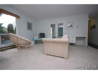 Photo 2: 106-1725 Cedar Hill Road in VICTORIA: SE Mt Tolmie Residential for sale (Saanich East)  : MLS®# 296831