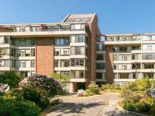 Main Photo: 113 4101 YEW Street in Vancouver: Quilchena Condo for sale (Vancouver West)  : MLS®# R2876554
