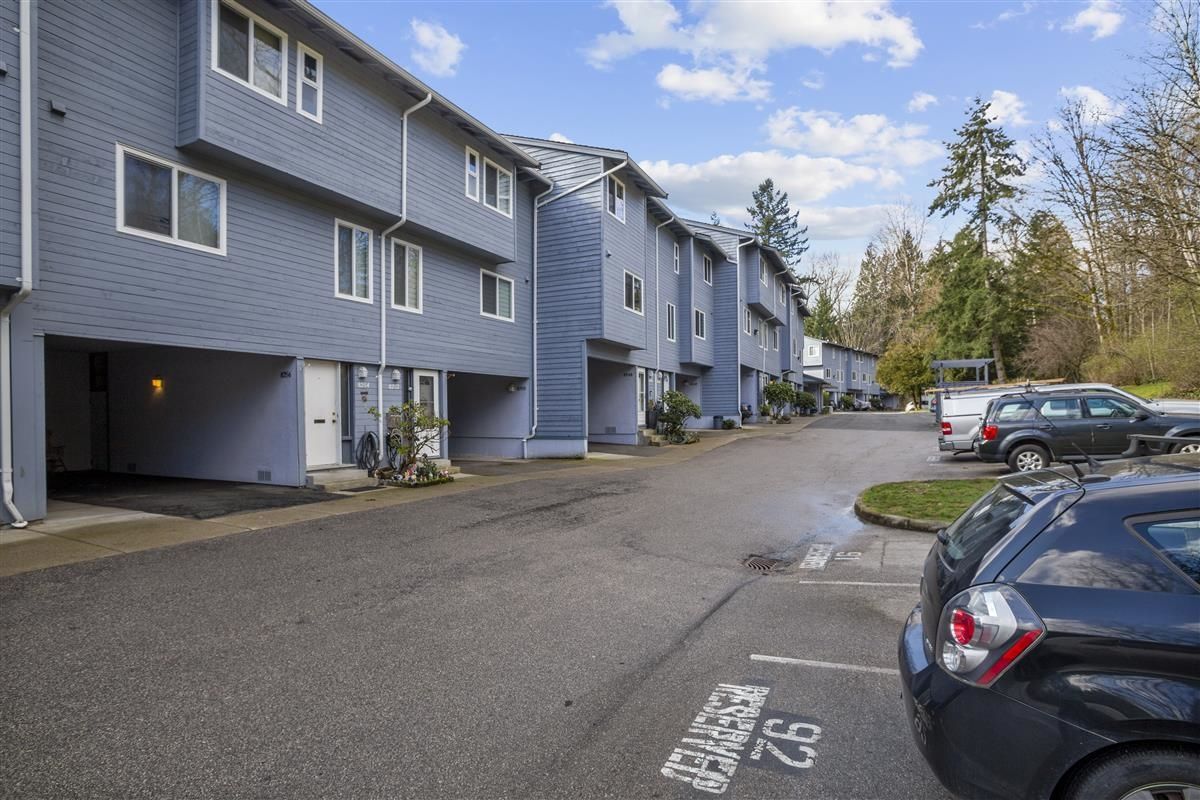 Main Photo: 8256 ROSSWOOD Place in Burnaby: Forest Hills BN Townhouse for sale in "Forest Meadows" (Burnaby North)  : MLS®# R2661065
