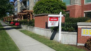 Main Photo: 403 33538 MARSHALL Road in Abbotsford: Central Abbotsford Condo for sale in "The Crossing" : MLS®# R2159549