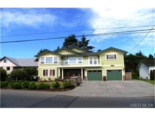 Main Photo:  in VICTORIA: SE Cadboro Bay House for sale (Saanich East)  : MLS®# 398222