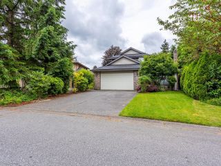 Photo 1: 16158 BROOKSIDE Grove in Surrey: Fraser Heights House for sale (North Surrey)  : MLS®# R2718557