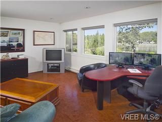 Photo 11: 1376 Treebank Rd. W. in Victoria: Es Kinsmen Park House for sale (Esquimalt)  : MLS®# 313295