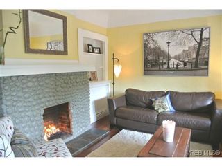 Photo 3: 870 Brett Ave in VICTORIA: SE Swan Lake House for sale (Saanich East)  : MLS®# 633915