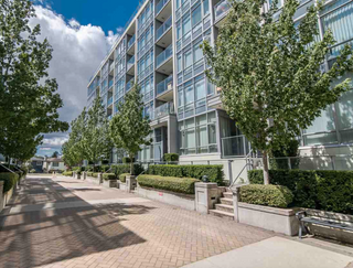 Photo 1:  in Vancouver: Condo for sale (Vancouver East)  : MLS®# R2372007