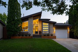 Photo 1: Stunning River Park South Home: House for sale (Winnipeg) 