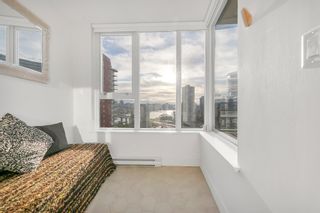 Photo 13: 1906 33 SMITHE Street in Vancouver: Yaletown Condo for sale in "Coopers Lookout" (Vancouver West)  : MLS®# R2737903