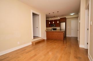 Photo 8: 203 21 Conard St in View Royal: VR Hospital Condo for sale : MLS®# 892879