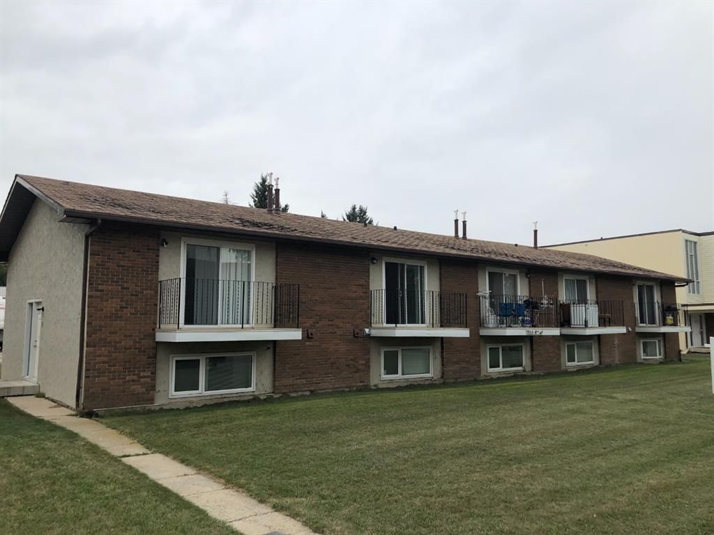 Main Photo: 555 9 Avenue SW: High River Multi Family for sale : MLS®# A1136221