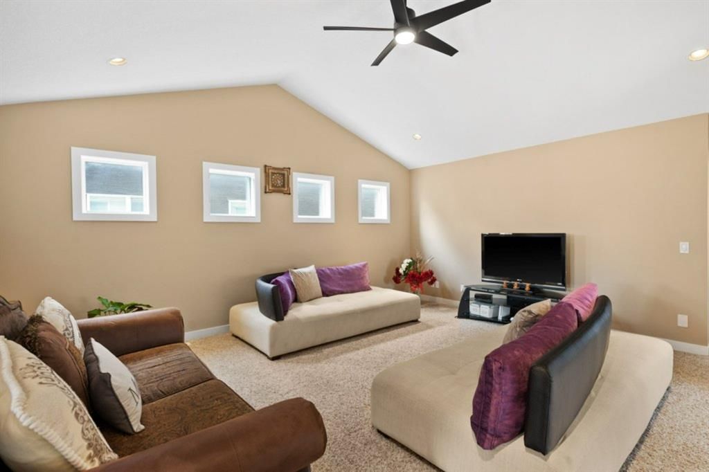 Photo 20: Photos: 145 Valley Pointe Way NW in Calgary: Valley Ridge Detached for sale : MLS®# A1212400