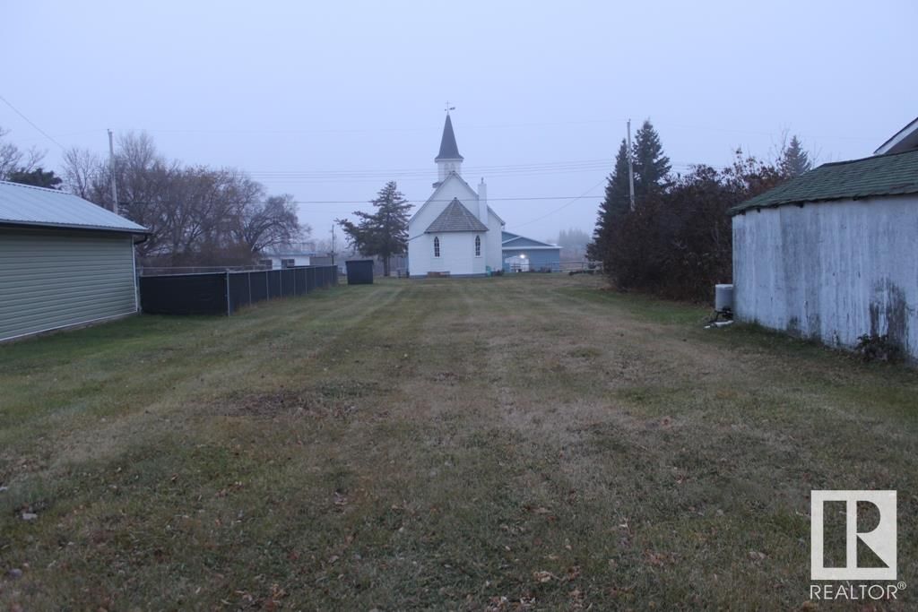 Main Photo: 4915 50Ave: Holden Vacant Lot/Land for sale : MLS®# E4364834