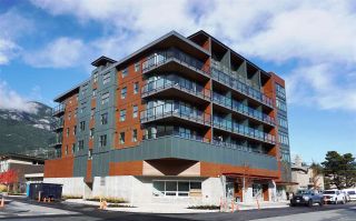 Photo 1: 302 38013 THIRD Avenue in Squamish: Downtown SQ Condo for sale in "The Lauren" : MLS®# R2415112