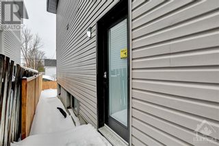 Photo 2: 285A MONTFORT STREET UNIT#B in Ottawa: House for rent : MLS®# 1375657