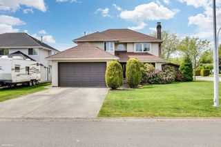Photo 1: 6049 187 Street in Surrey: Cloverdale BC House for sale (Cloverdale)  : MLS®# R2883628