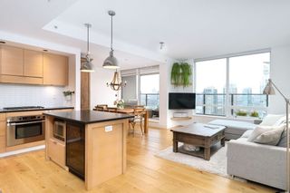 Photo 1: 1901 1055 HOMER Street in Vancouver: Yaletown Condo for sale in "DOMUS" (Vancouver West)  : MLS®# R2245157