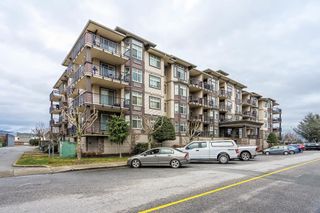 Photo 2: 310 45893 CHESTERFIELD Avenue in Chilliwack: Chilliwack Downtown Condo for sale in "The Willows" : MLS®# R2880899