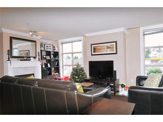 Photo 3: 29 2378 RINDALL Avenue in Port Coquitlam: Central Pt Coquitlam Condo for sale in "BRITTANY PARK" : MLS®# V922637