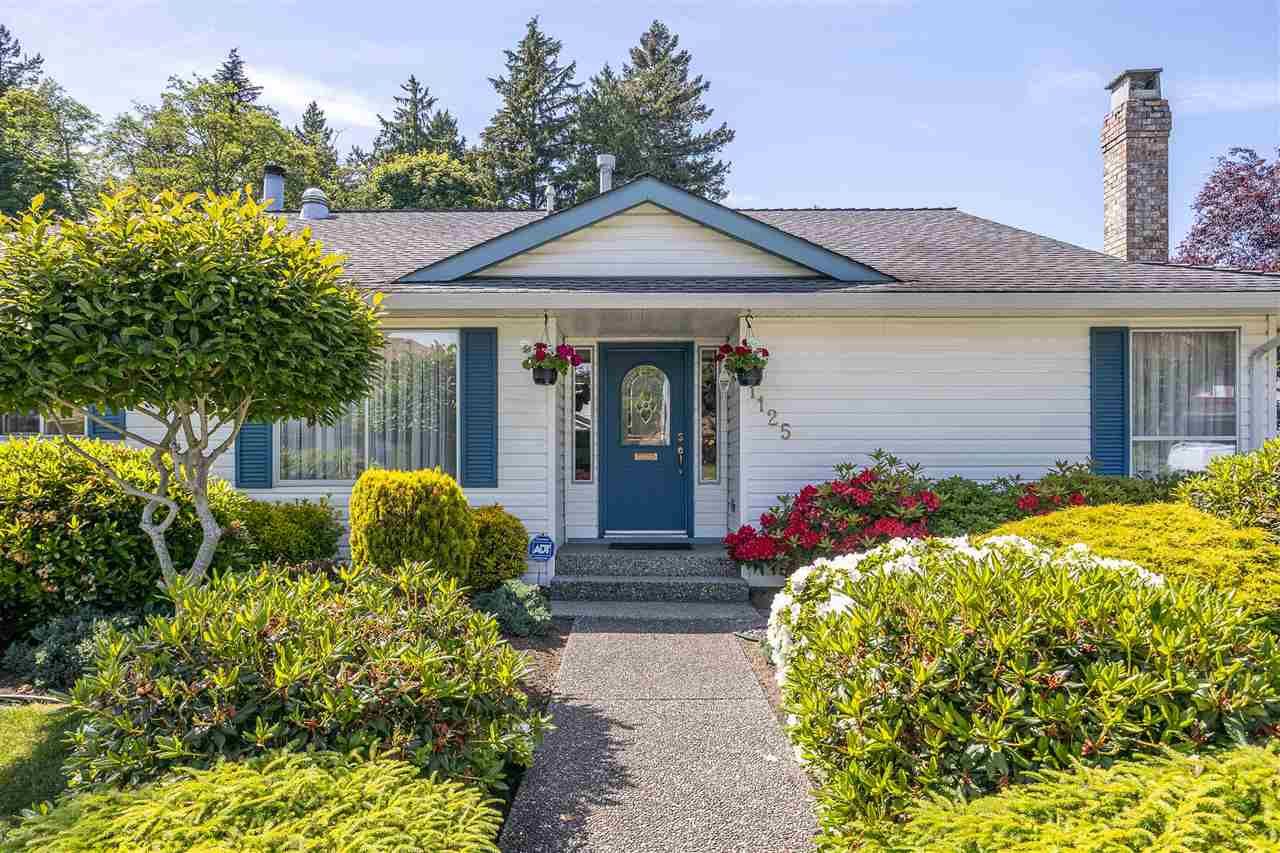 Main Photo: 1125 163 Street in Surrey: King George Corridor House for sale in "MCNALLY CREEK" (South Surrey White Rock)  : MLS®# R2461852