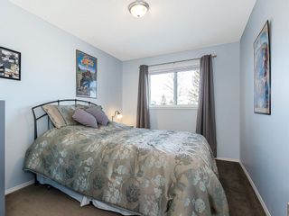 Photo 15: 12 140 STRATHAVEN Circle SW in Calgary: Strathcona Park Semi Detached for sale : MLS®# C4229318