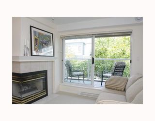 Photo 4: 204 789 W 16TH Avenue in Vancouver: Fairview VW Condo for sale in "SIXTEEN WILLOWS" (Vancouver West)  : MLS®# V786069