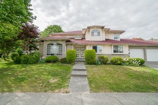 Photo 2: 14277 84A Avenue in Surrey: Bear Creek Green Timbers House for sale : MLS®# R2709421
